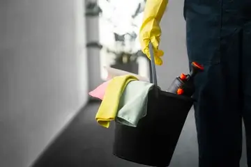 front-view-man-cleaning-indoors (1)